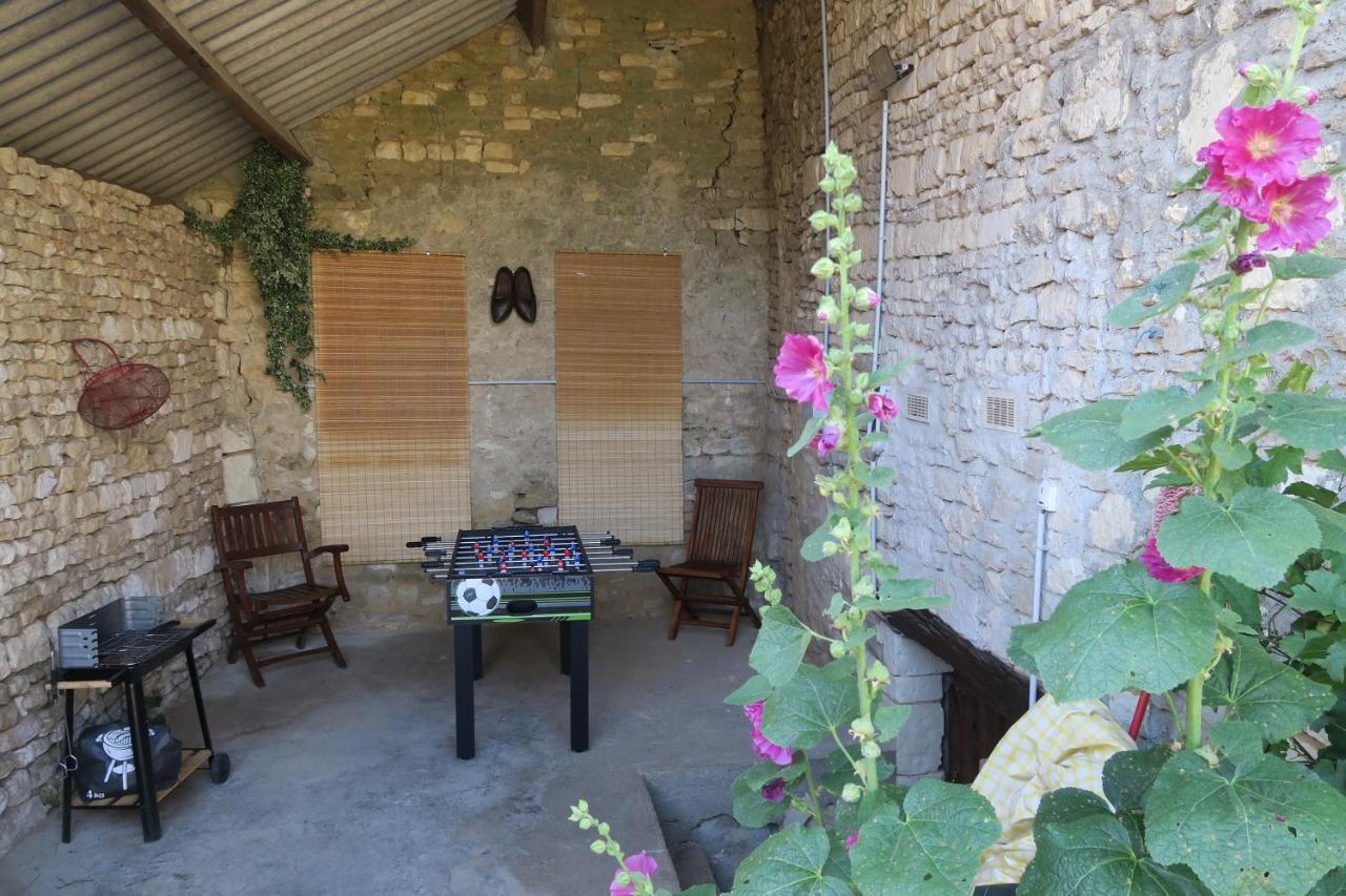 Vila Aux Acacias Braye-sous-Faye Exteriér fotografie