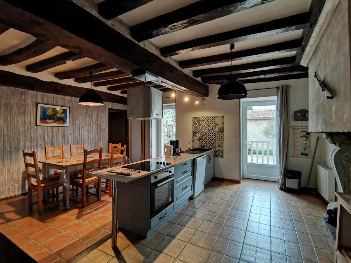 Vila Aux Acacias Braye-sous-Faye Exteriér fotografie