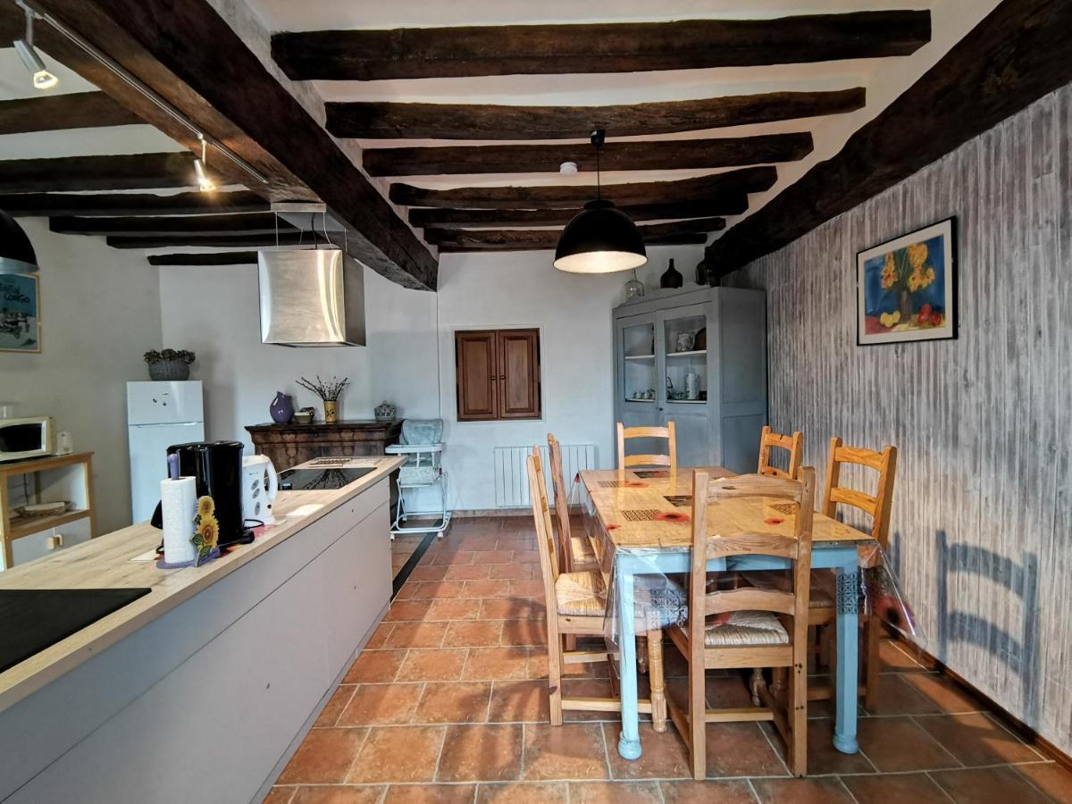 Vila Aux Acacias Braye-sous-Faye Exteriér fotografie