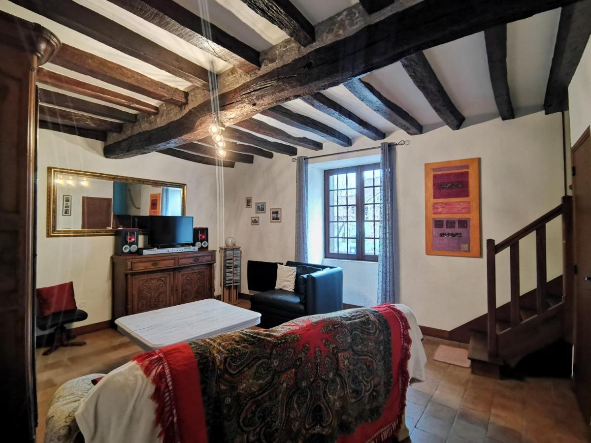 Vila Aux Acacias Braye-sous-Faye Exteriér fotografie